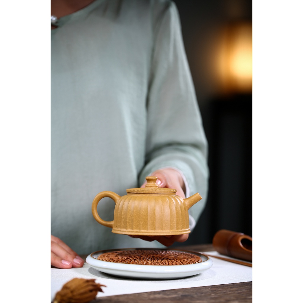 Ấm Tử Sa Nghi Hưng Chung Quỳ 220 ml (Đoạn Nê)