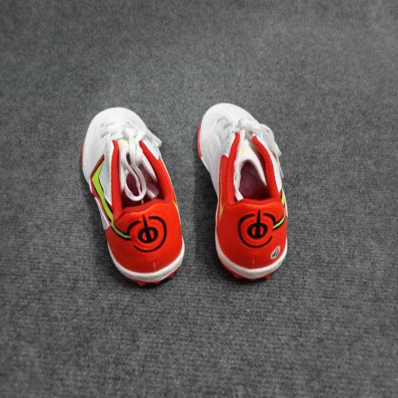 Giày bóng đá Winbro Tiempo X9 đã khâu đế Trắng phối