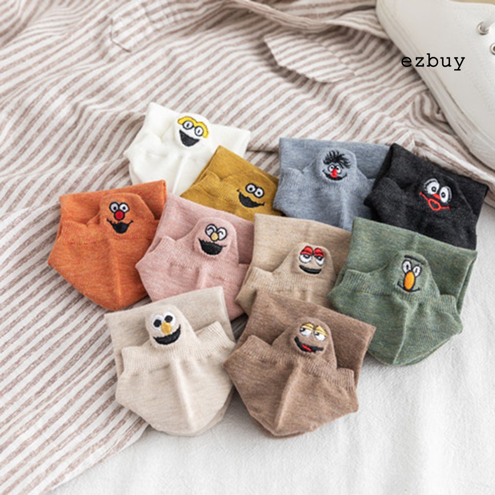 Đôi Tất Cotton Ngắn Hoạ Tiết Thêu Xinh Xắn Cho Nữ