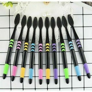 Vỉ 10 bàn chải đánh răng than hoạt tính