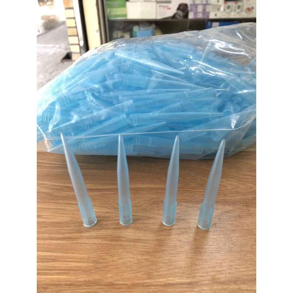 Đầu Côn Xanh 1000ul bằng nhựa PP