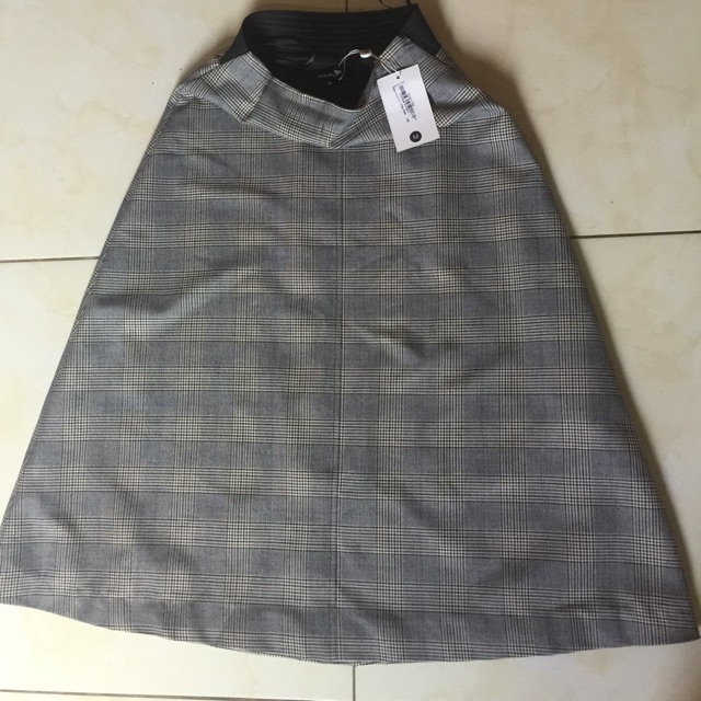 Combo Chân váy IVY MoDa chữ A dáng mìdi và chân váy Nem