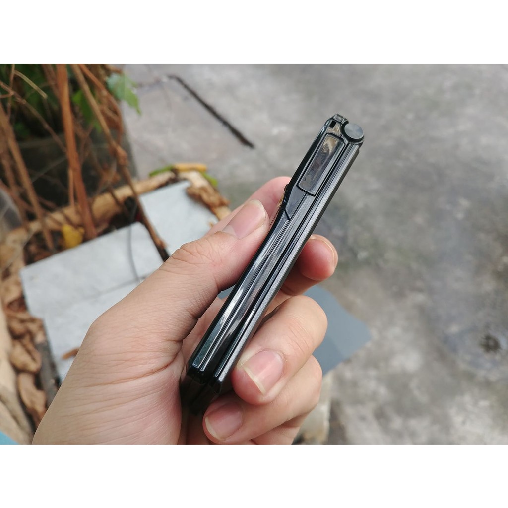 Điện thoại Fujitsu F-01E màu đen