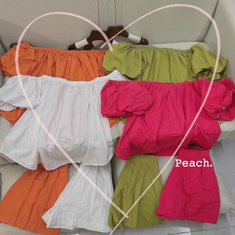 Set bộ áo trễ vai và quần đùi short, bẹt vai đi biển mùa hè mặc nhóm màu sắc Sun Fashion