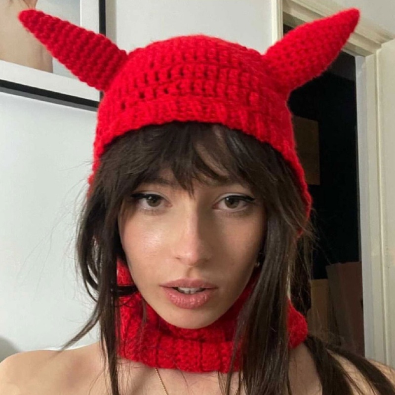 Mũ Dệt Kim Màu Trơn Đính Sừng Hoạt Hình Phong Cách Halloween Cho Nữ