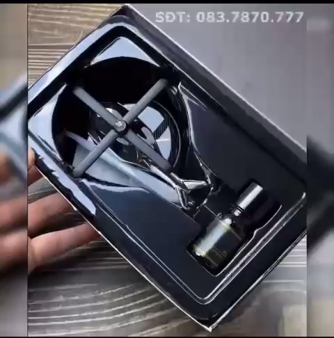 Máy Bay Nước Hoa Năng Lượng Mặt Trời Cho Ô Tô tặng kèm tinh dầu thơm | BigBuy360 - bigbuy360.vn