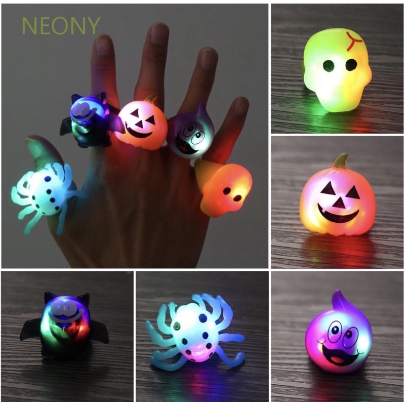 Nhẫn đồ chơi Halloween có đèn 2021