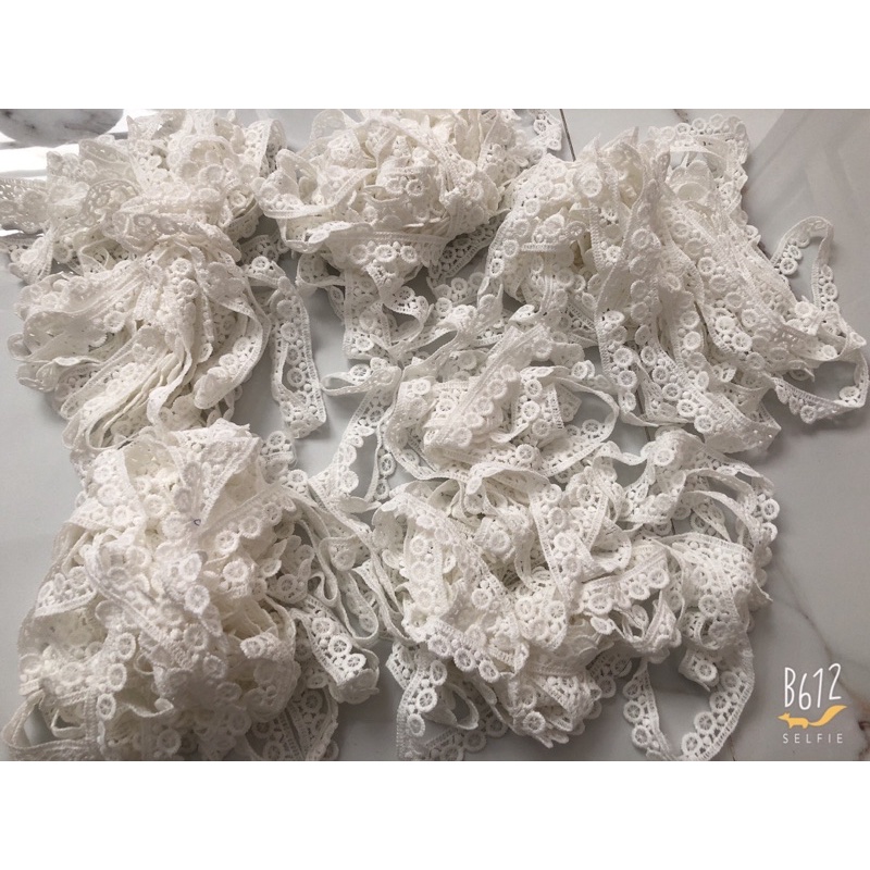 [thanh lý]ren viền hình tròn nối tiếp nhau dày 2 cm