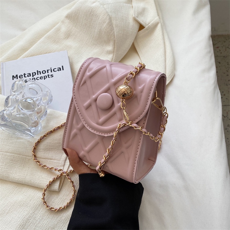 Túi đeo vai IELGY hình vuông màu trơn phối dây xích thời trang dành cho nữ