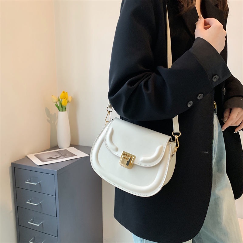 Túi Đeo Vai Kiểu Yên Ngựa Phong Cách Hàn Quốc Thời Trang Mới 2022 Cho Nữ