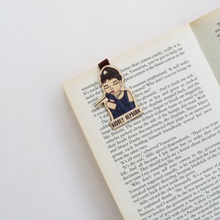 Kẹp sách gỗ nam châm hình "Audrey Hepburn"