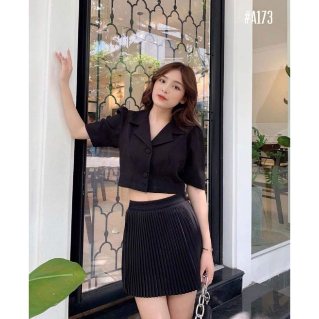 Chân váy dập li nhỏ có lót quần trong xinh xắn