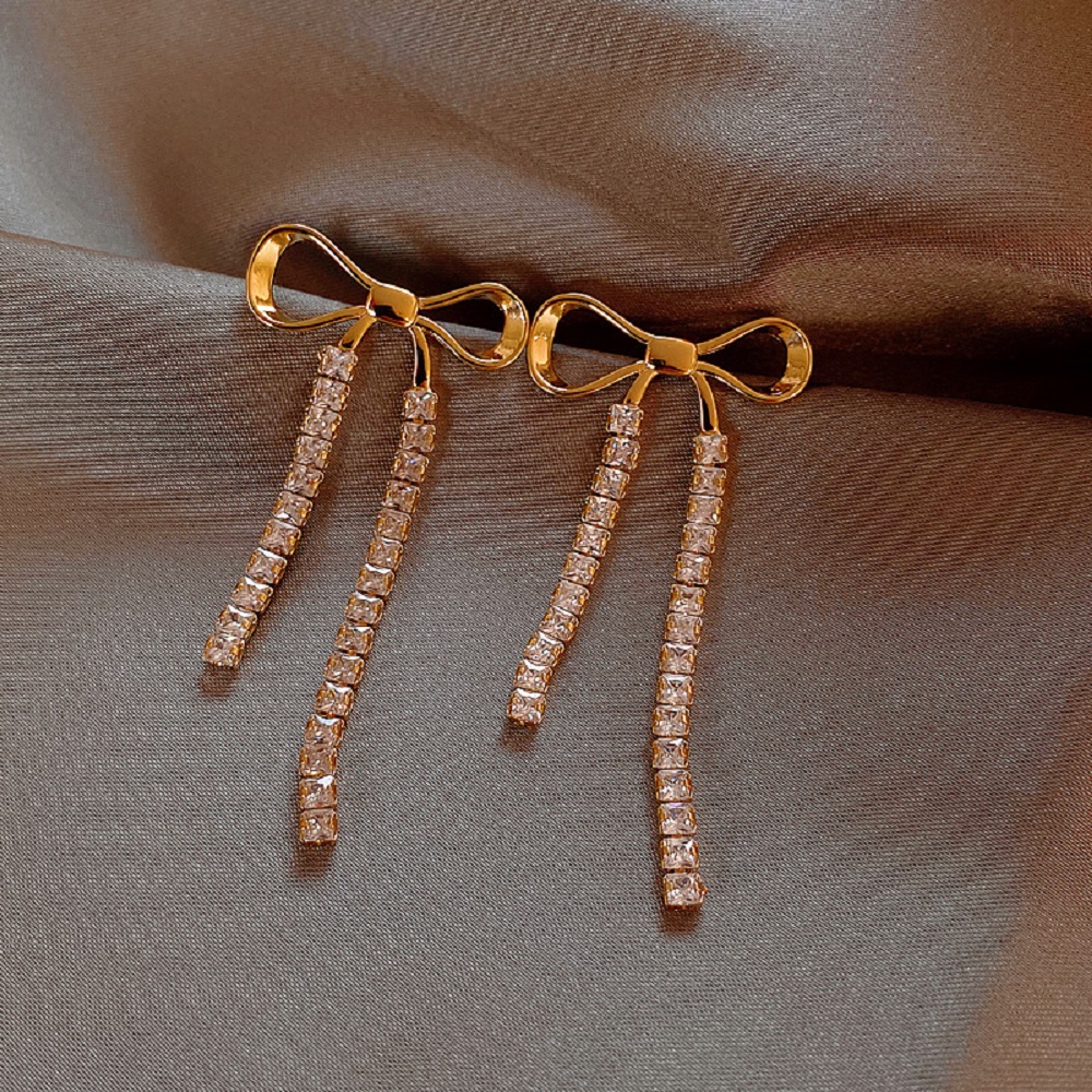 Đôi Khuyên Tai Dáng Dài Đính Đá Kiểu Dáng Hình Học Thời Trang Cho Nữ