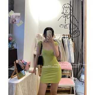 Váy len body cổ vuông