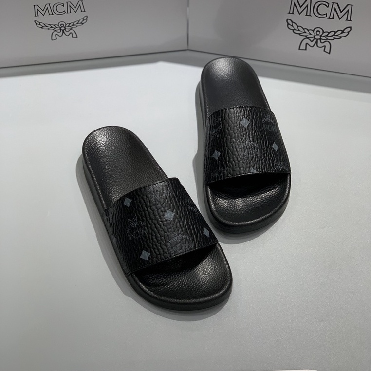 Dép lê quai ngang MCM 2022