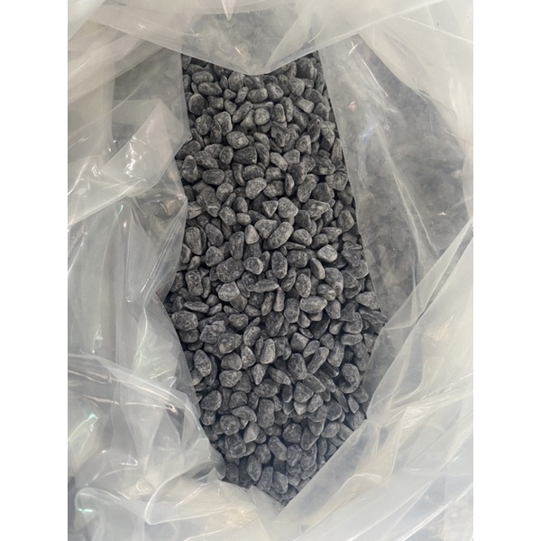 Đá đen trải nền hồ cá size nhỏ