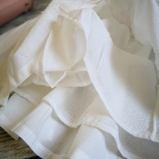 Váy trắng cánh thiên thần