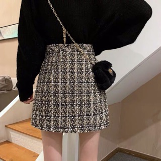 Chân váy dạ có cúc