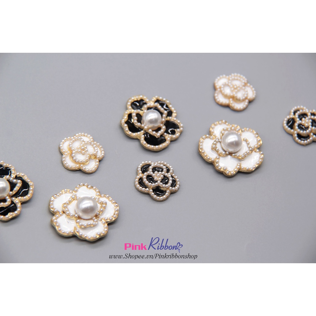 Charm hoa Ch@N€L đính trai nhí cỡ 3cm và 2cm