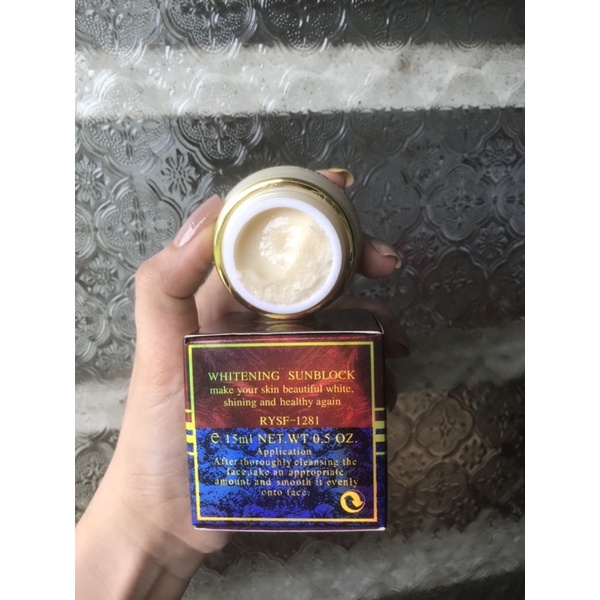 Kem quét nám thần tốc ROYA
