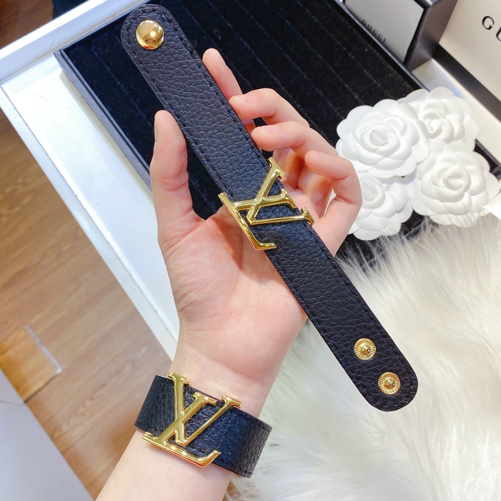 Vòng tay nữ dây da cao cấp Ròm House hoạ tiết và logo thương hiệu cao cấp - VTDBT01804