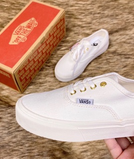[Ảnh tự chụp] VANS CLASSIC đen/trắng FULL BILL BOX