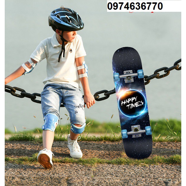 Ván trượt trẻ em có phát sáng Skateboard sành điệu - Hàng xịn xuất Châu Âu + Bộ bảo vệ tay chân