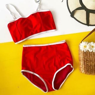 Bikini đỏ viền trắng