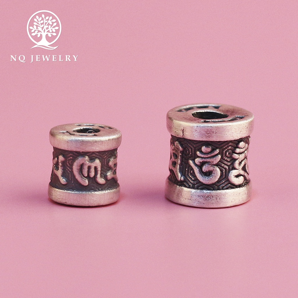 Charm bạc xỏ ngang họa tiết lục tự - NQ Jewelry