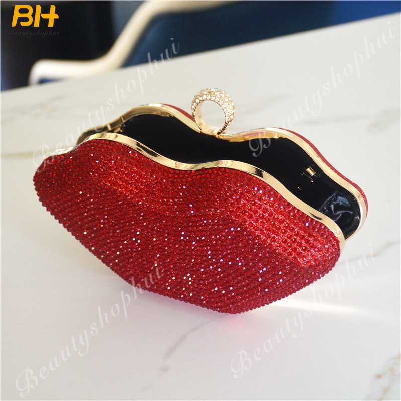 Túi xách nữ đính đá hình đôi môi độc đáo