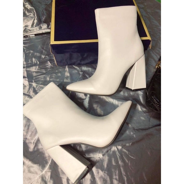 Giày boot ngắn cổ, màu trắng, nữ