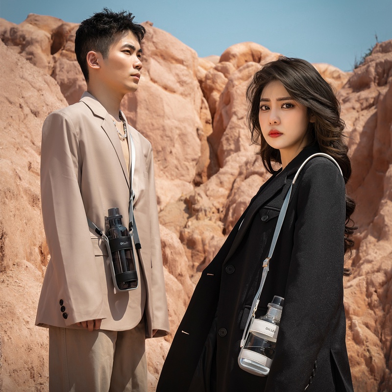 Bình nước DILLER MLH552 bằng thủy tinh có dây đeo da dung tích 510ml / 520ml