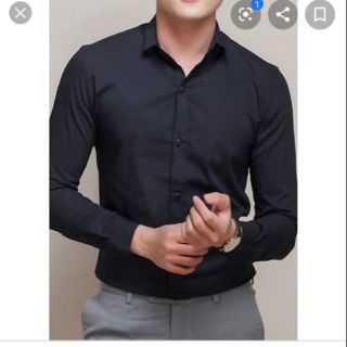 Áo sơ mi đen ôm body