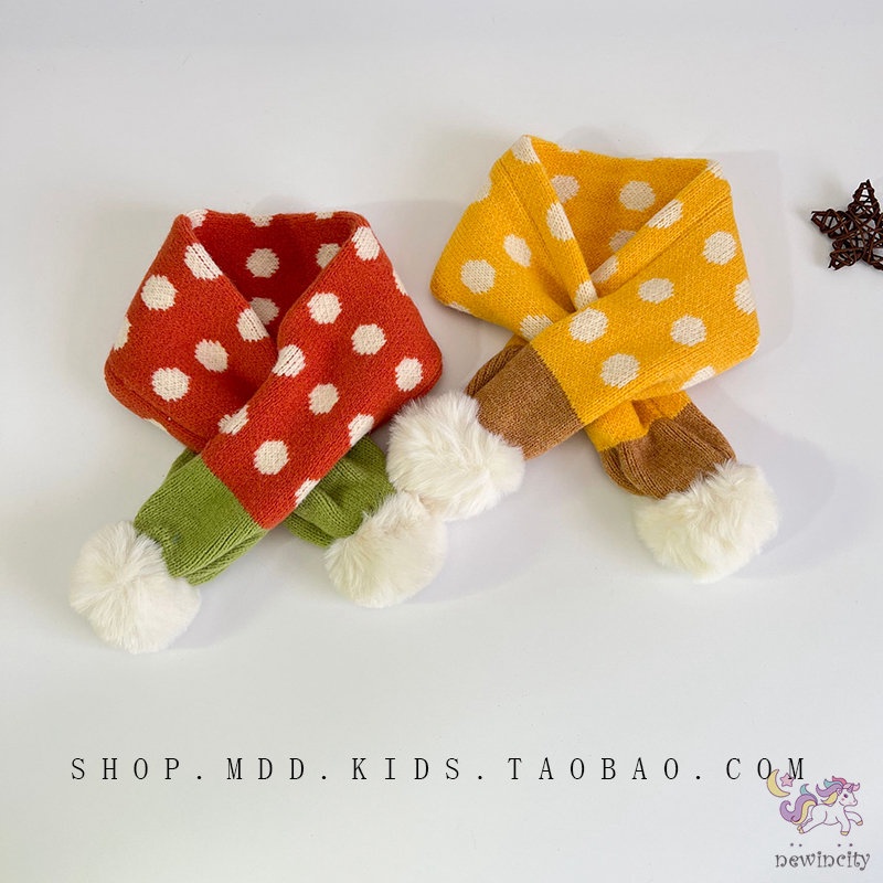 Khăn Choàng Len Đính Banh Lông Đáng Yêu Cho Bé Gái