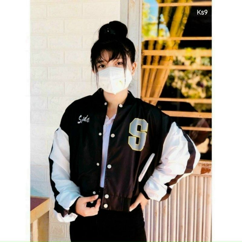 Khoác bomber tay phối dáng lửng form rộng cánh dơi