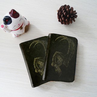 Bao hộ chiếu hình siêu anh hùng - mũ của Loki - Marvel