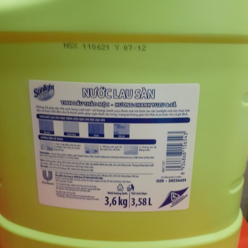 Nước lau sàn Sunlight hương chanh YuZu và Sả chai 3.6 kg