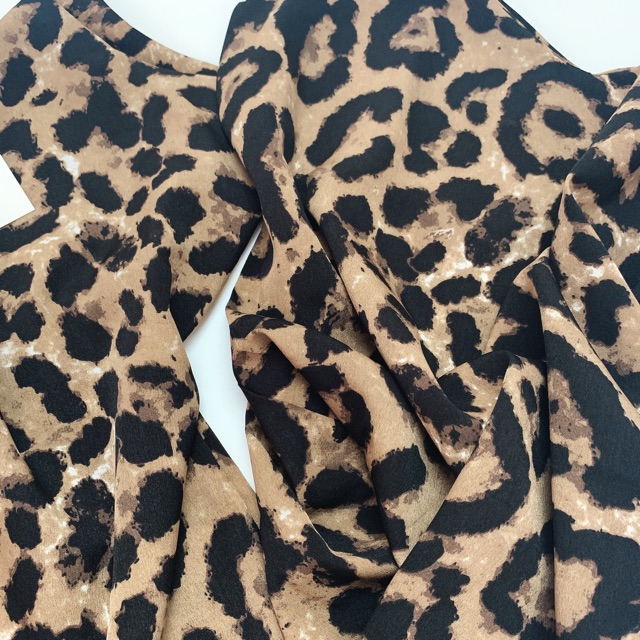 [ Mã WASTAPR giảm 10K đơn 50K] BÁN SỈ ÁO 2 DÂY CỔ V HỌA TIẾT DA BÁO | BigBuy360 - bigbuy360.vn