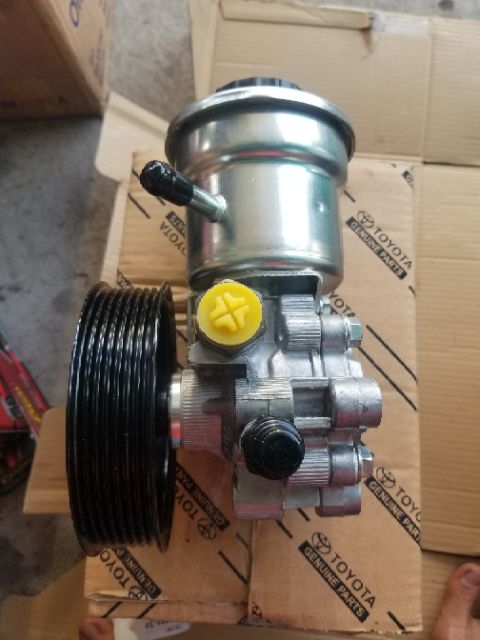 Bơm trợ lực toyota innova