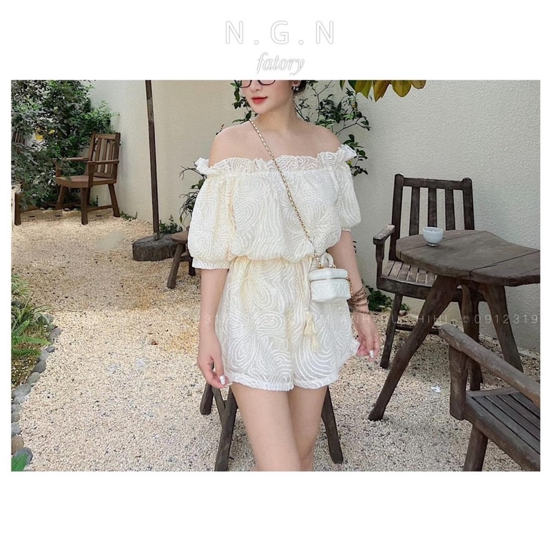 Jum trắng be trễ vai