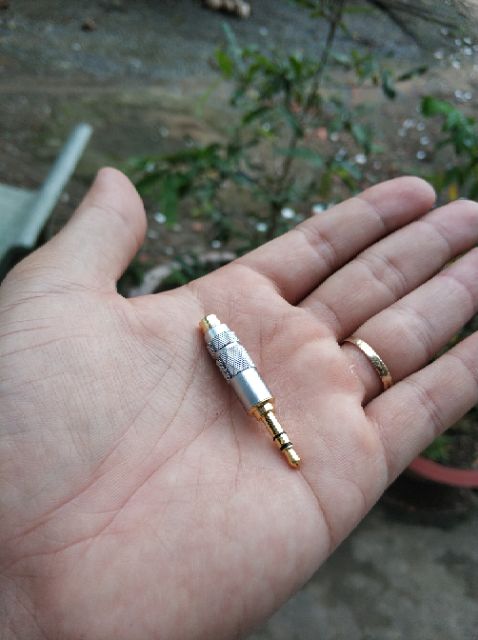 Giắc chuyển đổi cân bằng 2.5mm cái ra 3.5mm đực hãng Oyaide Nhật.