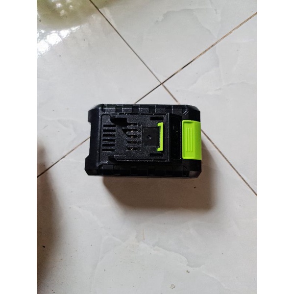 Pin ozito 2a