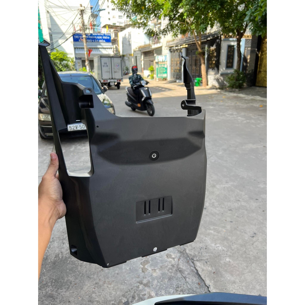 NHỰA NHÁM SÀN DƯỚI GẦM VARIO- CLICK  2015-2017