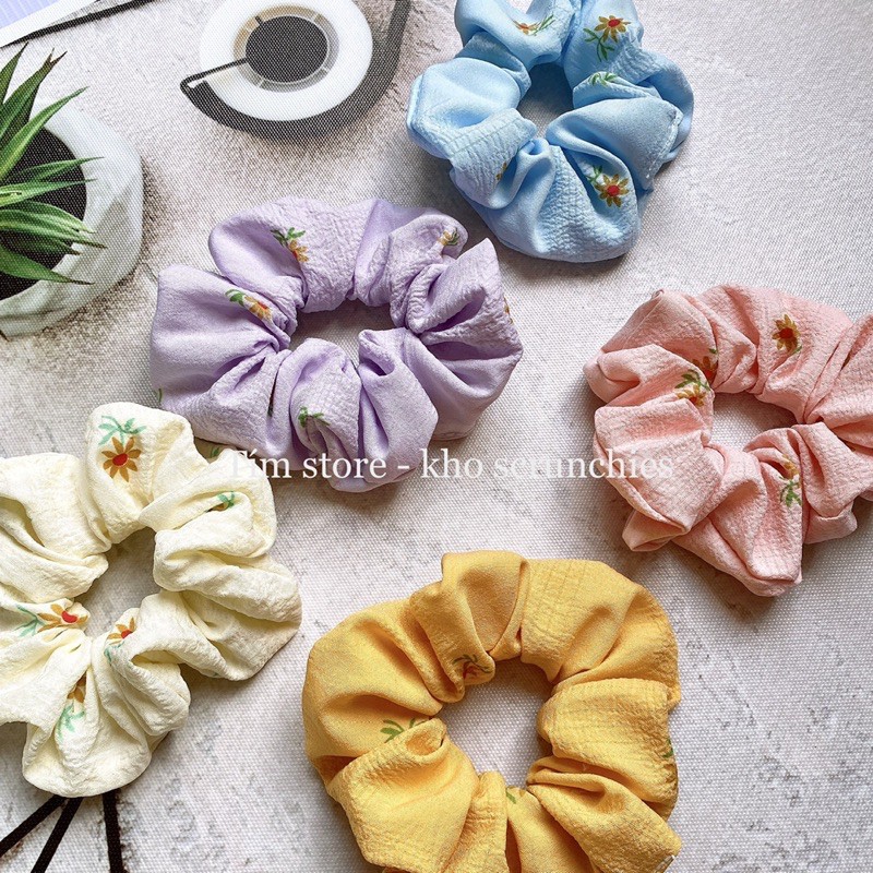 CỘT TÓC VẢI SCRUNCHIES THỜI TRANG - HOA VINTAGE SÁNG TRỌNG