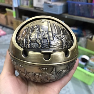 Gạt tàn thuốc lá Tròn Ốc mạ đồng giả cổ.
