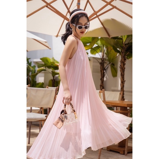 Váy voan dập ly swan dress