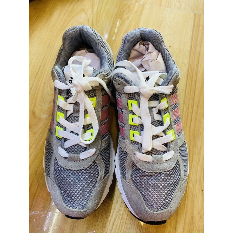 Giày thể thao si hàng thùng