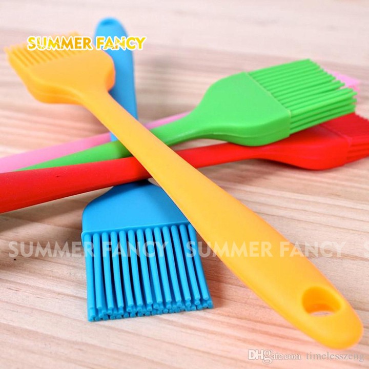 Chổi quét silicon 21cm, 26cm đúc liền vuông -  cooking brush