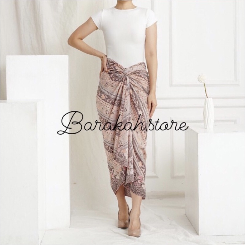 Váy Batik Quấn Gọn Gàng Họa Tiết Nhiều Màu Sắc
