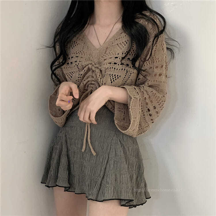 Áo kiểu dáng rộng cổ V dài tay kiểu mỏng cho nữ